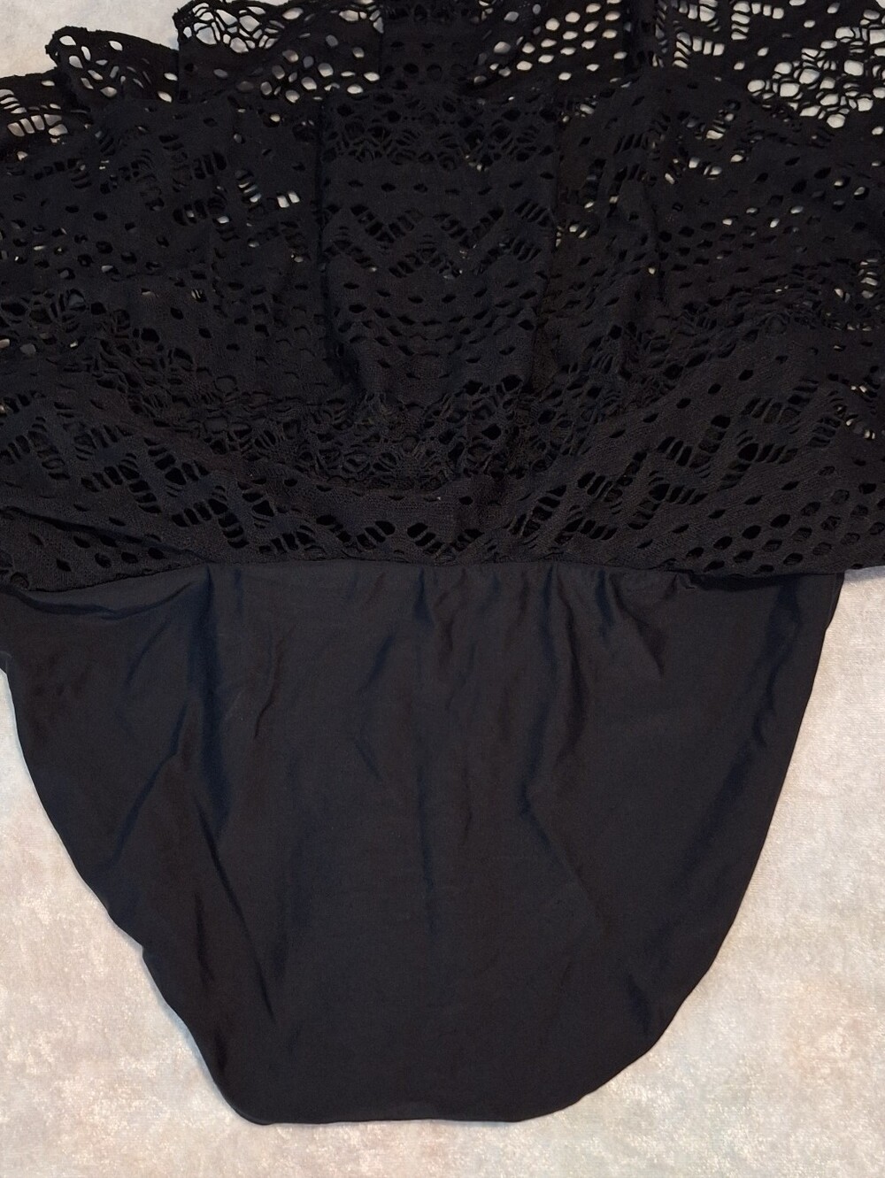 Black Crochet Swim Skirt/Bikini bottom with a flirty flare at the hem, size L - Picture 7 of 10